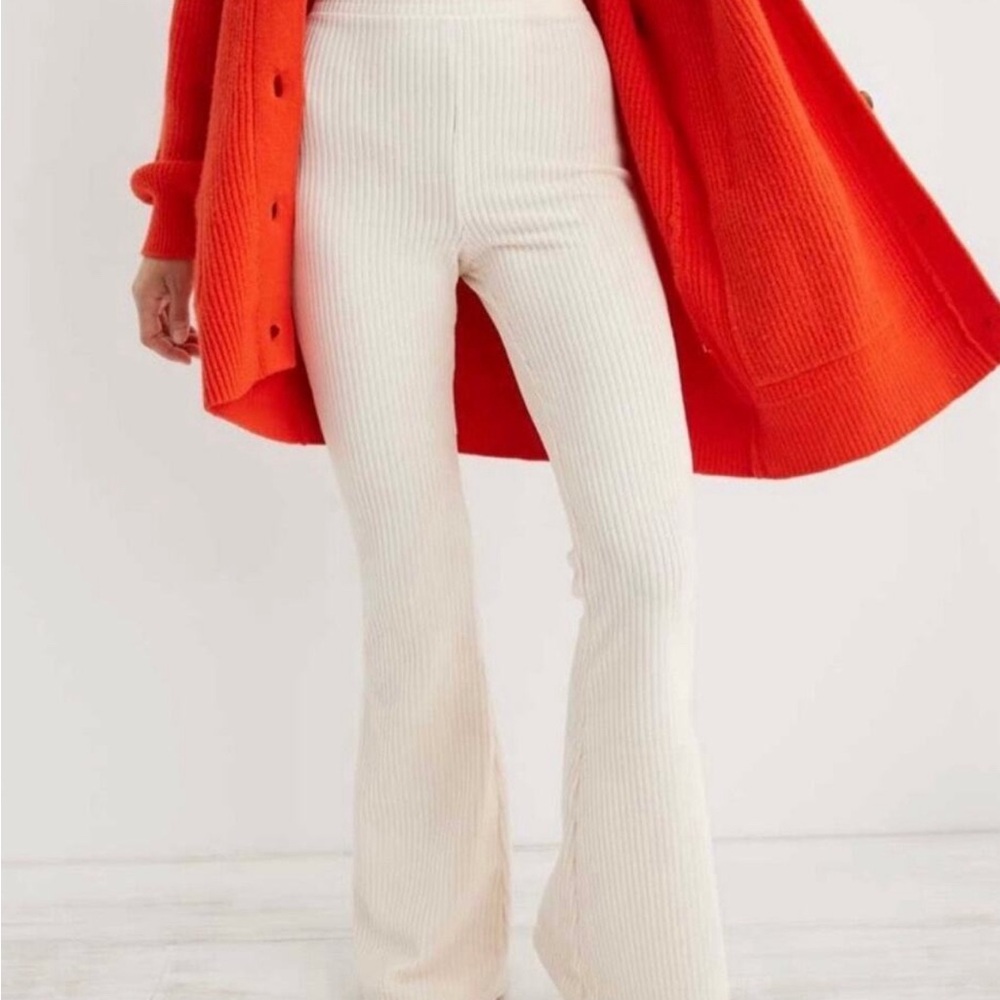 Aerie Groove-On Velour High Waisted Flare Pant - Cream